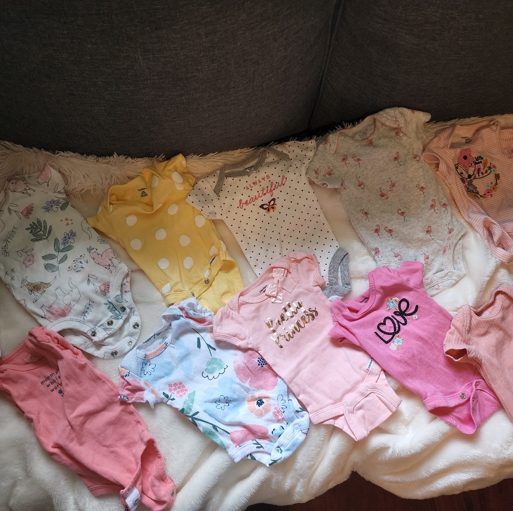 Bundle of 11 Onesies Newborn 0-3M